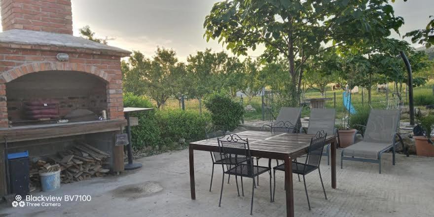 Stone House Vlasta Drnis Exterior photo