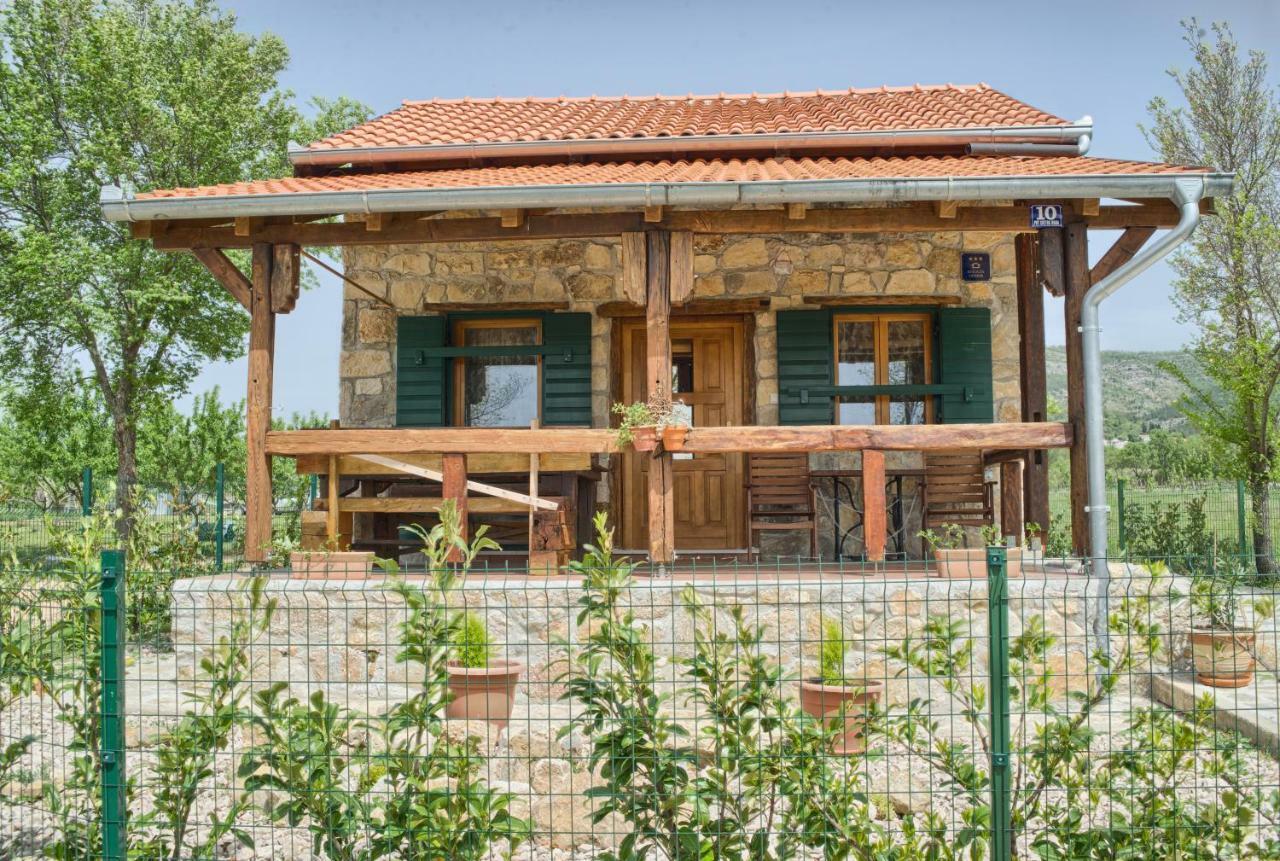 Stone House Vlasta Drnis Exterior photo